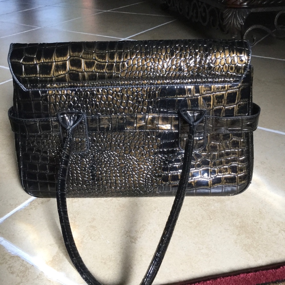CLN Handbag - Picture 2 of 3